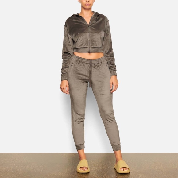 SKIMS Women’s Velour Jogger Sweatpants In Gunmetal Gray Size S GUC Zip Pockets - Picture 7 of 7